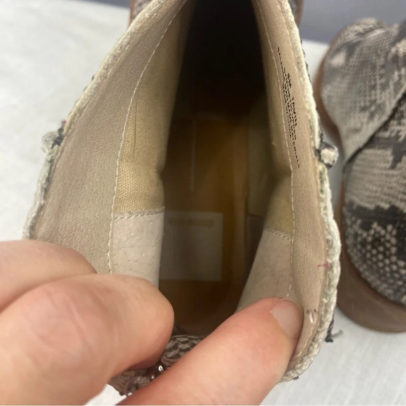 Dolce Vita Tavin Ankle Bootie in Snakeskin Reptile Size 8 - Picture 9 of 10